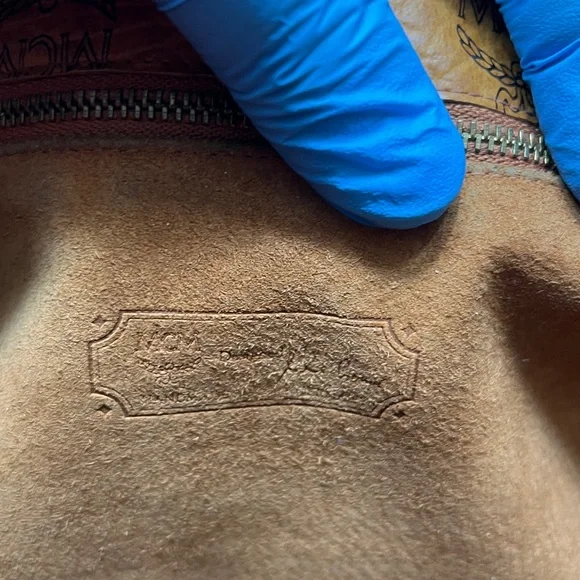 MCM LARGE Messenger/Tote crossbody bag. In EUC - Picture 10 of 13